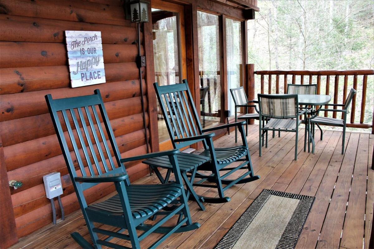 Mountain Joy -Private Treehouse Style Cabin That Sleeps 4-Free Tickets 蓋特林堡 外观 照片