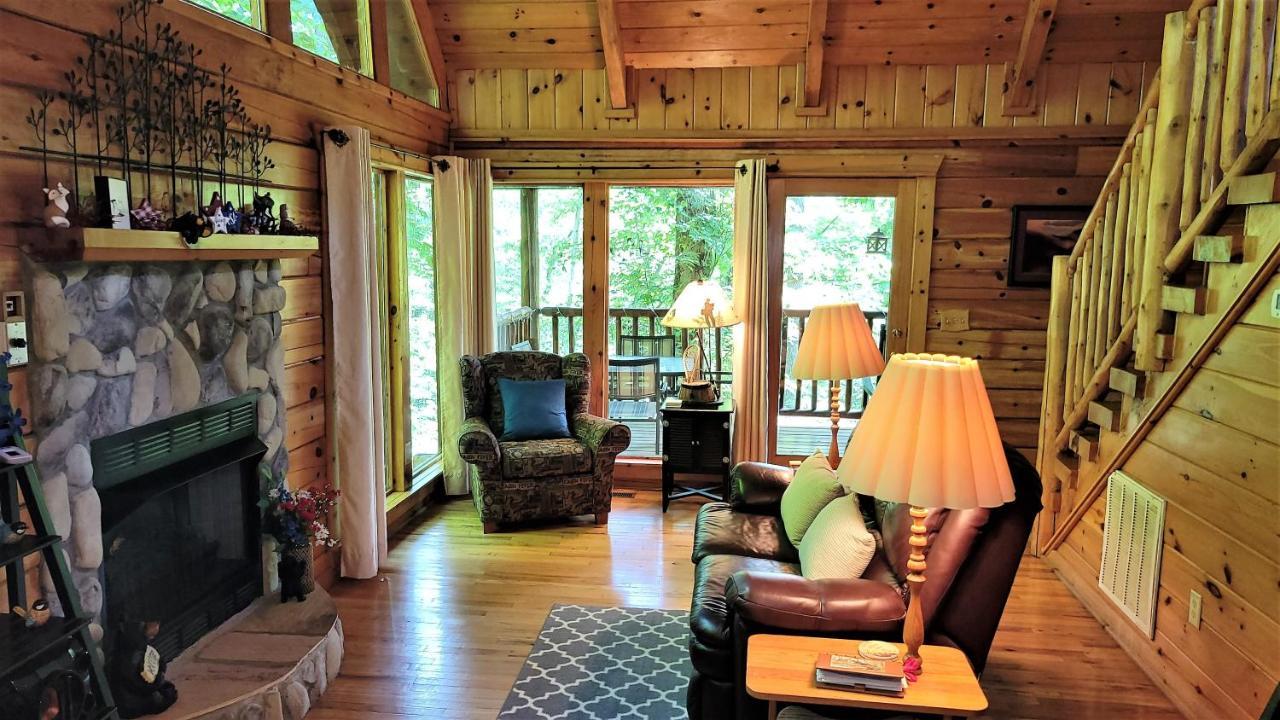 Mountain Joy -Private Treehouse Style Cabin That Sleeps 4-Free Tickets 蓋特林堡 外观 照片